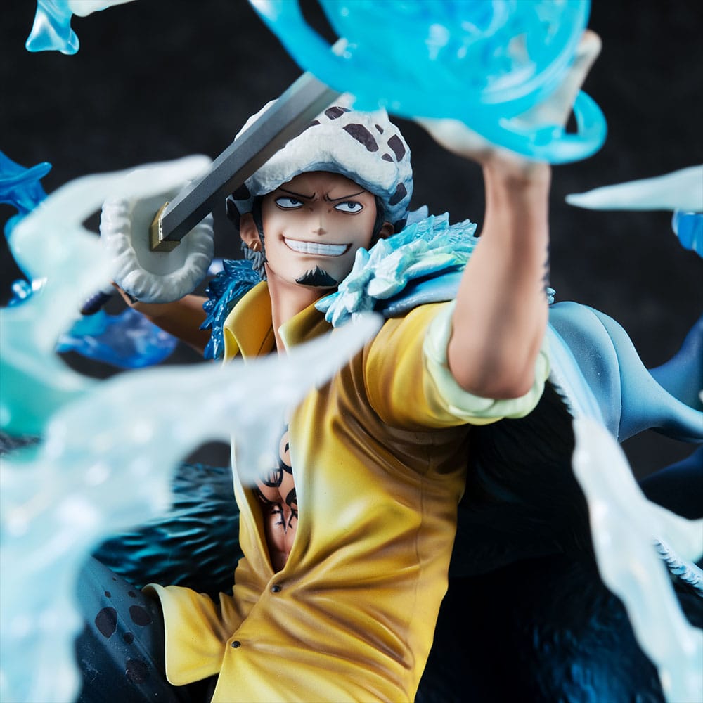 Trafalgar Law Statue / The Surgeon of Death Awaken Version / One Piece / Megahouse / 27 cm