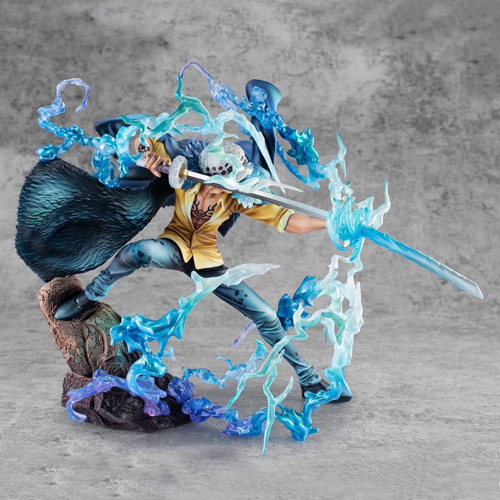 Trafalgar Law Statue / The Surgeon of Death Awaken Version / One Piece / Megahouse / 27 cm