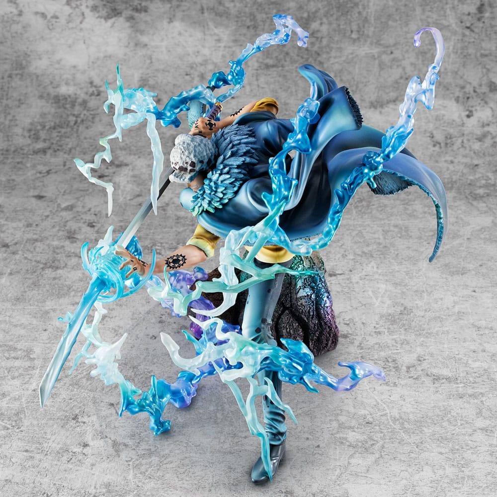 Trafalgar Law Statue / The Surgeon of Death Awaken Version / One Piece / Megahouse / 27 cm