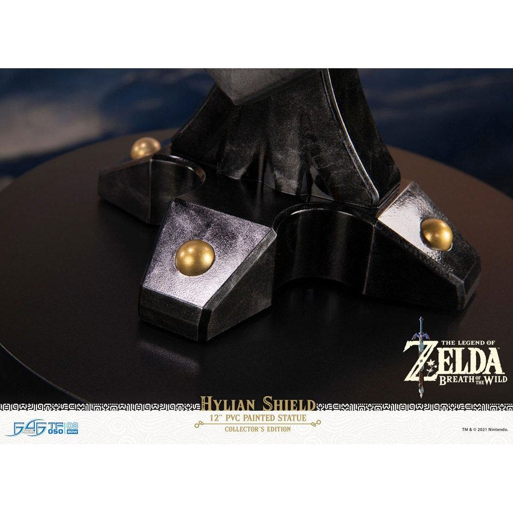 Hylian Shield Collectors Edition / First 4 Figures / 29 cm