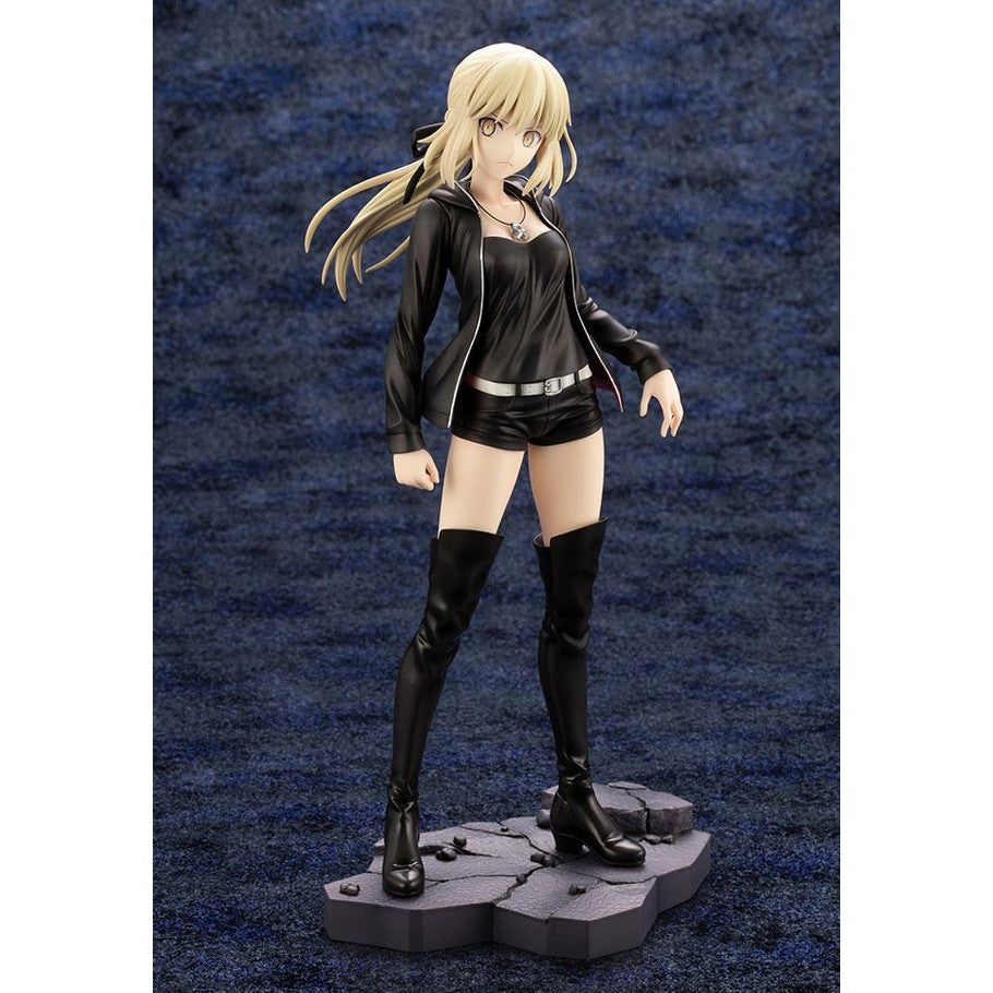 Saber / Altria Pendragon Alter Casuel Ver. 24cm