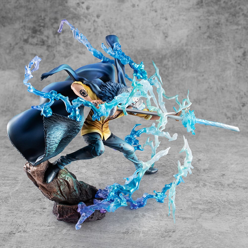 Trafalgar Law Statue / The Surgeon of Death Awaken Version / One Piece / Megahouse / 27 cm