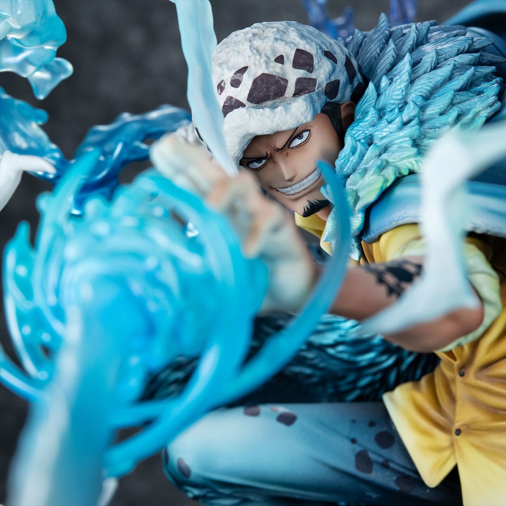 Trafalgar Law Statue / The Surgeon of Death Awaken Version / One Piece / Megahouse / 27 cm
