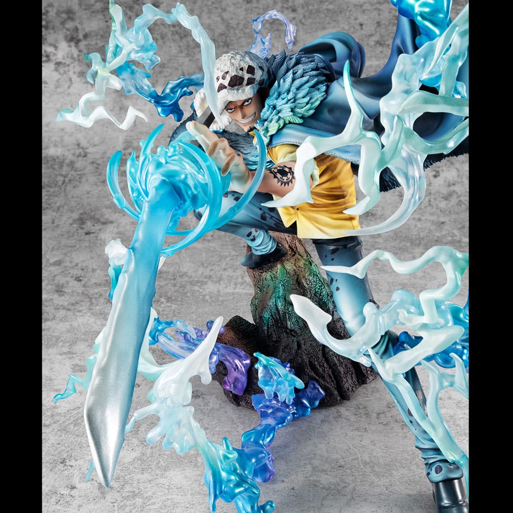 Trafalgar Law Statue / The Surgeon of Death Awaken Version / One Piece / Megahouse / 27 cm